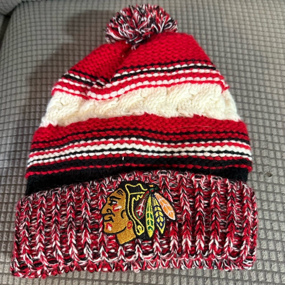 Chicago Blackhawks Youth Knit Winter Beanie Hat Pom Pom Kick 10 Transunion Promo